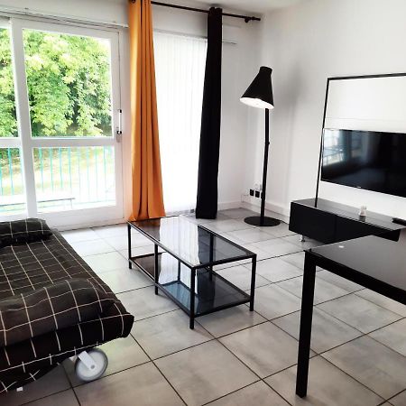 La Poterie - Appartement Avec Balcon Et Parking Prive 坎佩尔 外观 照片