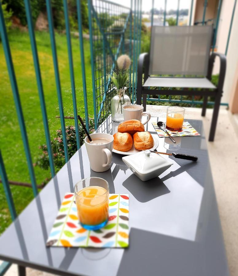 La Poterie - Appartement Avec Balcon Et Parking Prive 坎佩尔 外观 照片