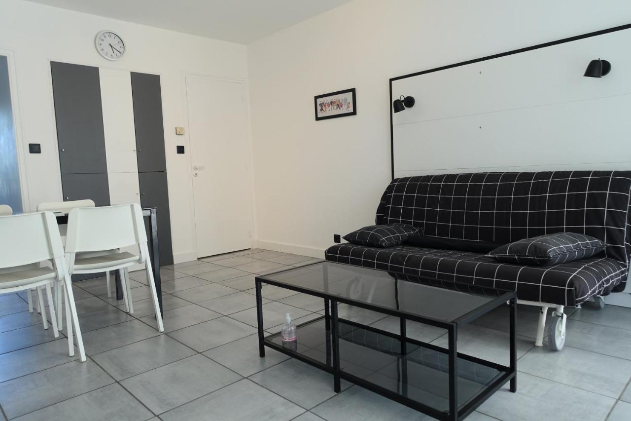 La Poterie - Appartement Avec Balcon Et Parking Prive 坎佩尔 外观 照片