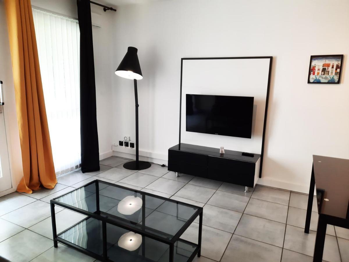 La Poterie - Appartement Avec Balcon Et Parking Prive 坎佩尔 外观 照片
