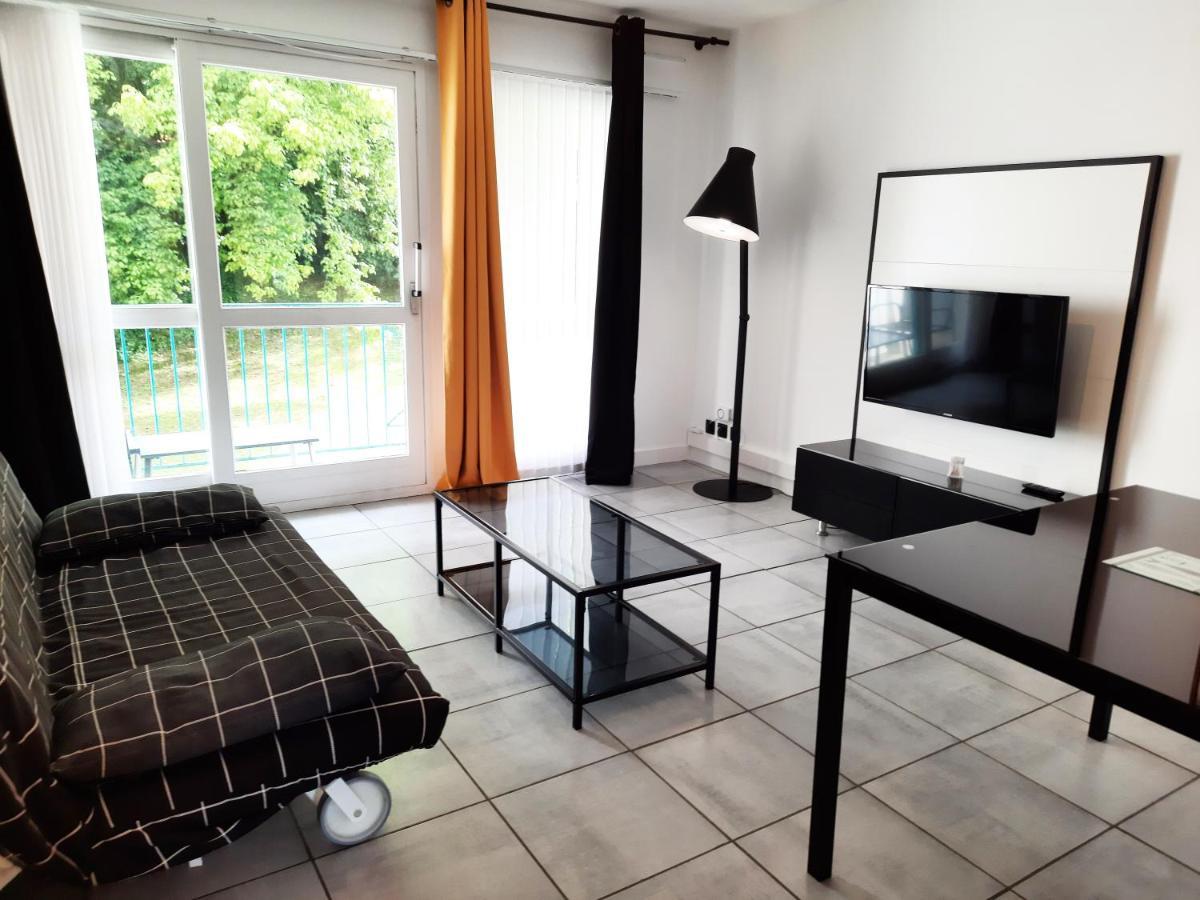 La Poterie - Appartement Avec Balcon Et Parking Prive 坎佩尔 外观 照片